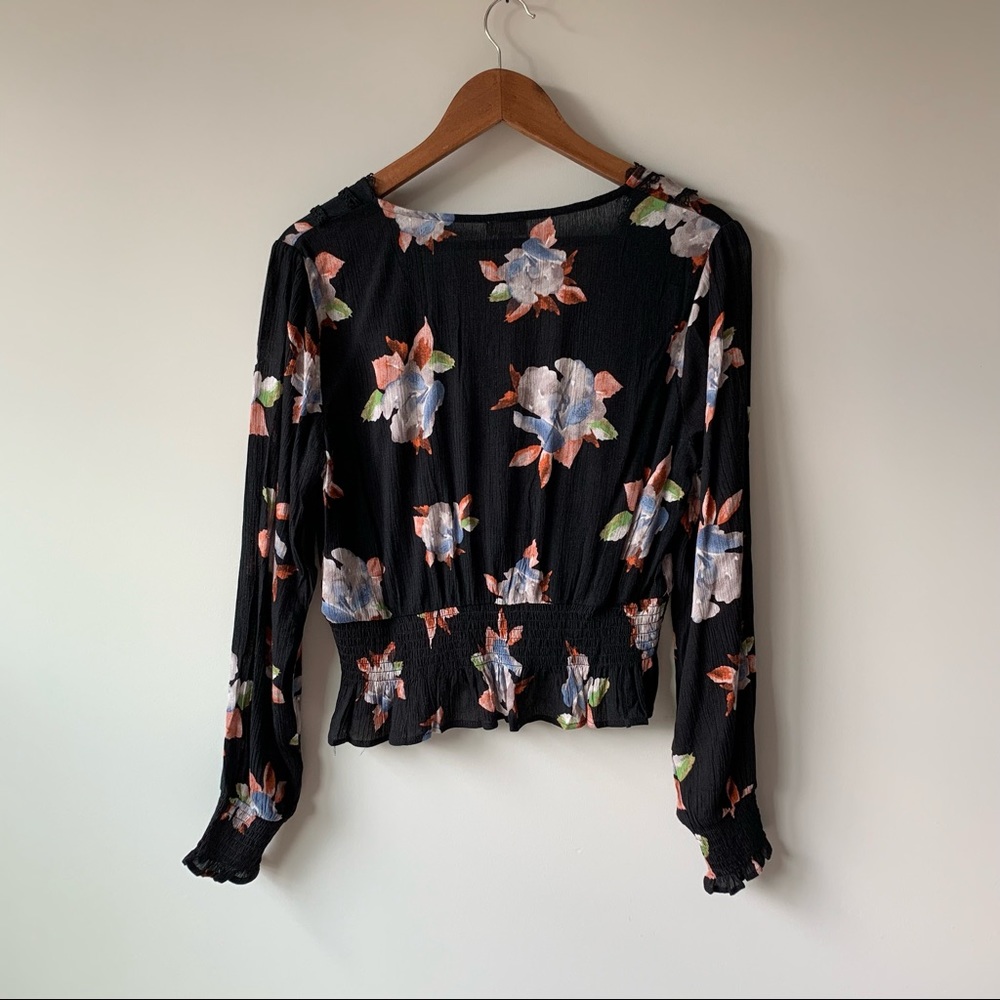 Boutique Floral Blouse - Picture 8 of 8